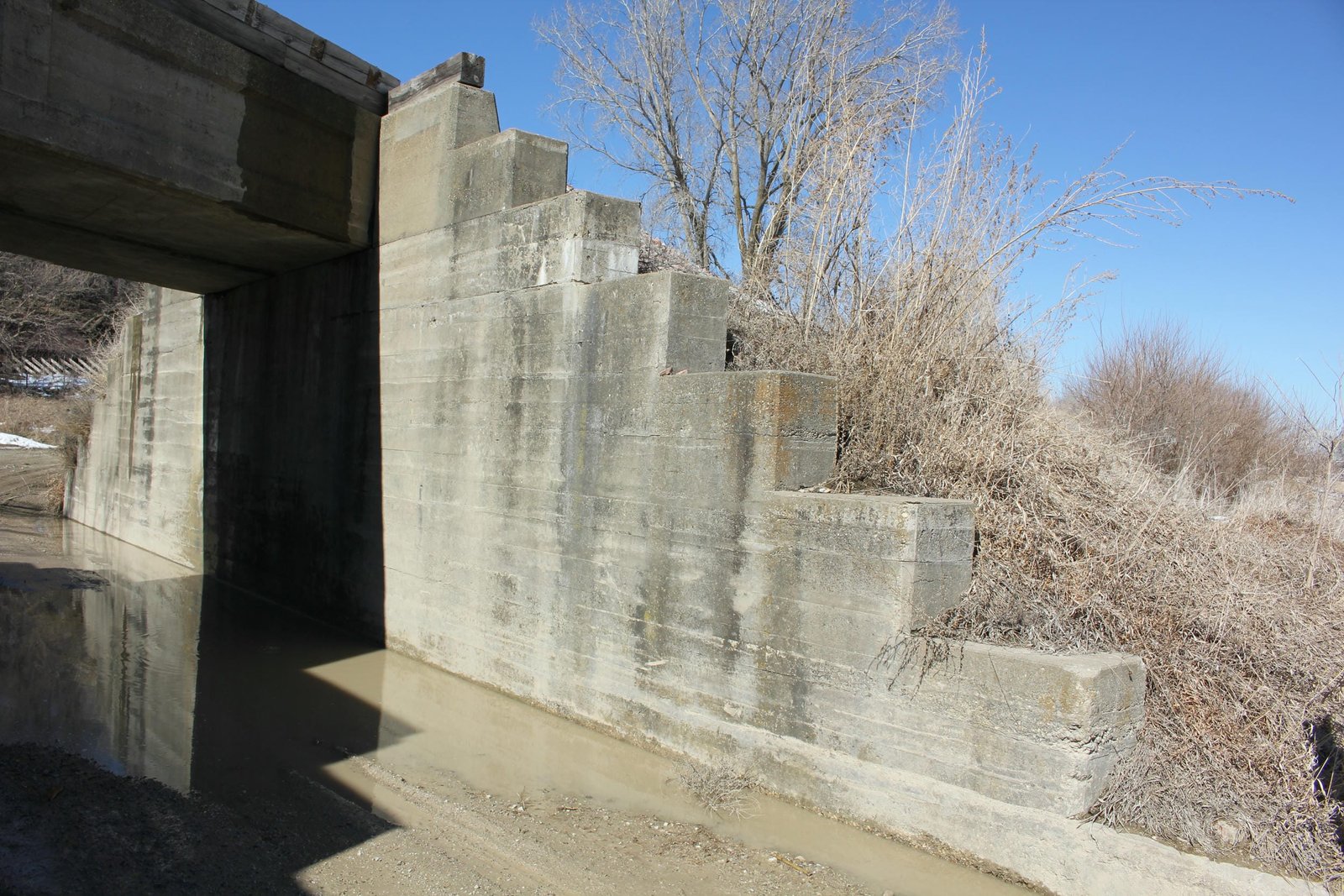 Northeast wing wall